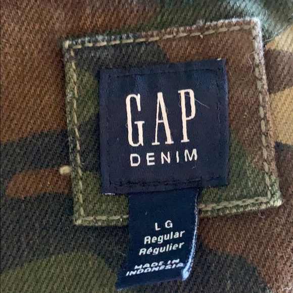 A camouflage jean jacket - Picture 3 of 3